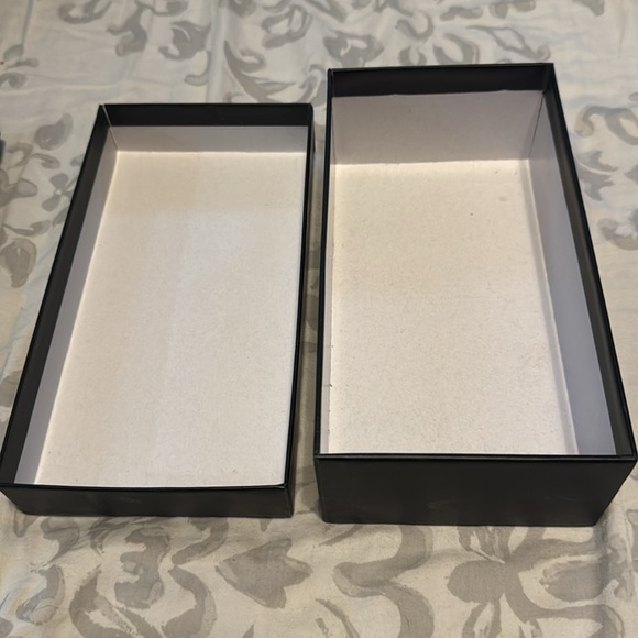 Gucci box and sunglasses pouch - Picture 3 of 4